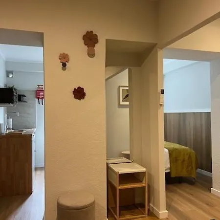And Renewed 1 Bedroom At Campolide - 1t * Lisboa