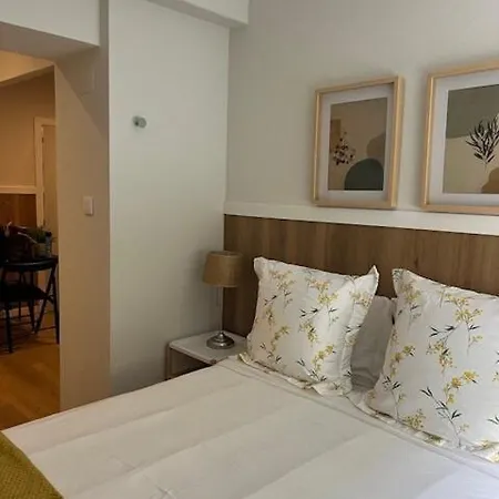 And Renewed 1 Bedroom At Campolide Lisbon